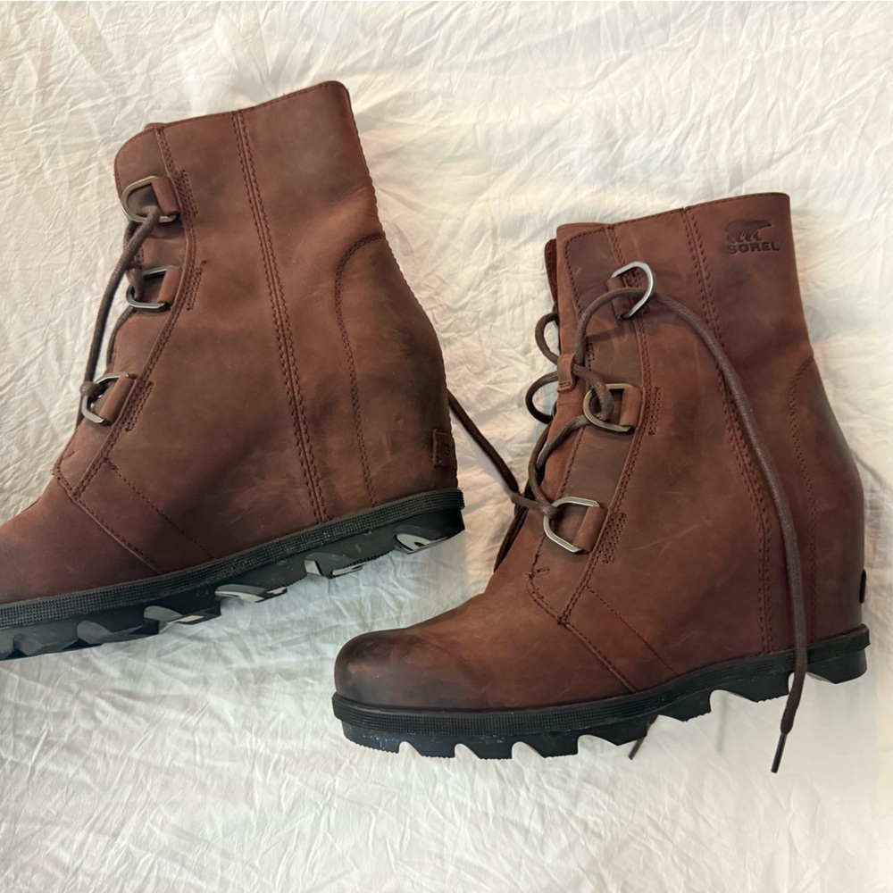 Sorel Dark Brown wedge Leather Boots 9.5